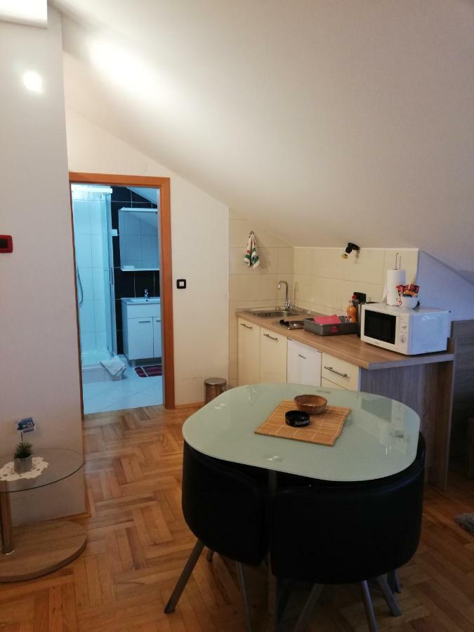 Korosteljev Apartament *